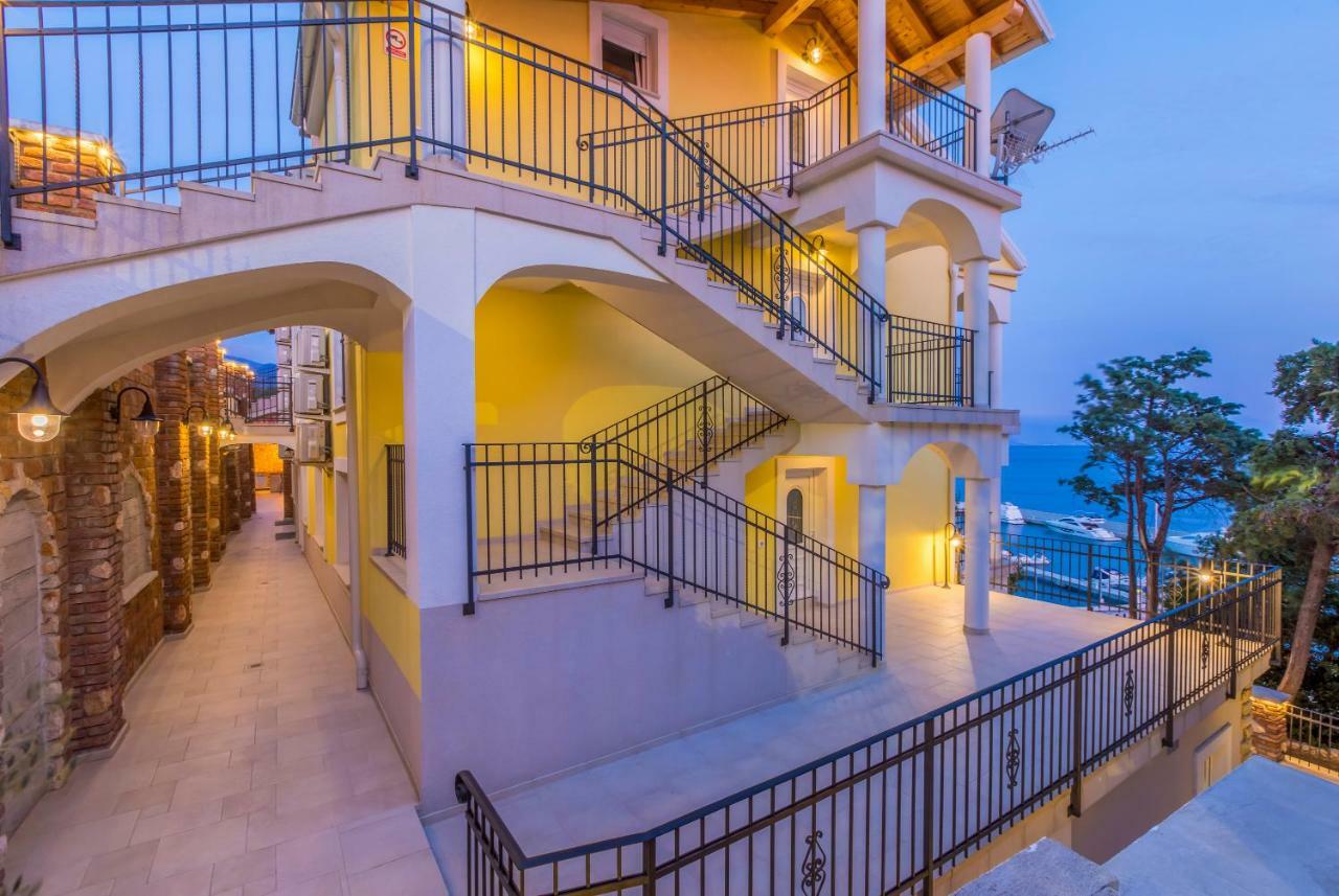 Palace Paulina Luxury Residence Novi Vinodolski Exterior photo