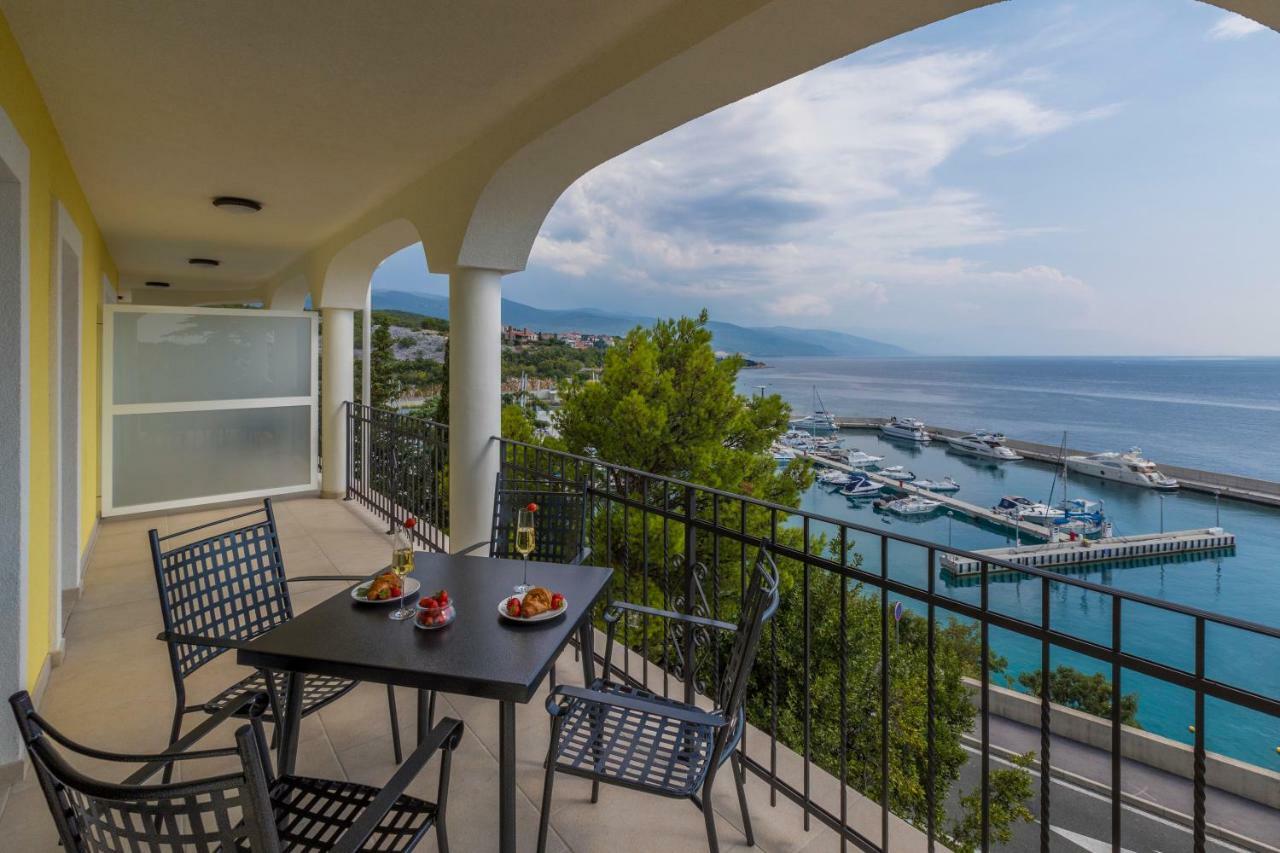 Palace Paulina Luxury Residence Novi Vinodolski Exterior photo